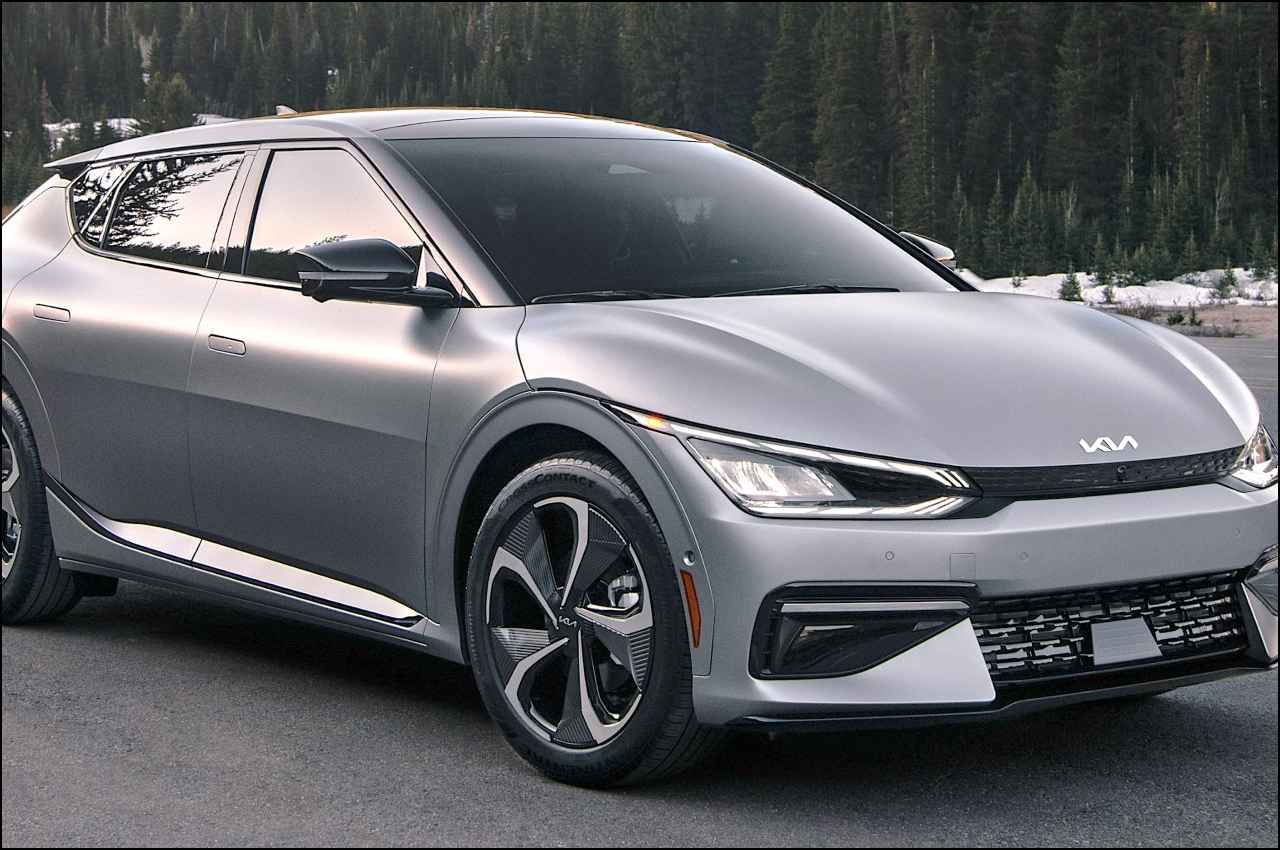 Kia EV6 GT Launch Live: कुछ देर में लॉन्च होने वाली है किआ की ताकतवर इलेक्ट्रिक कार, जानें खूबियां