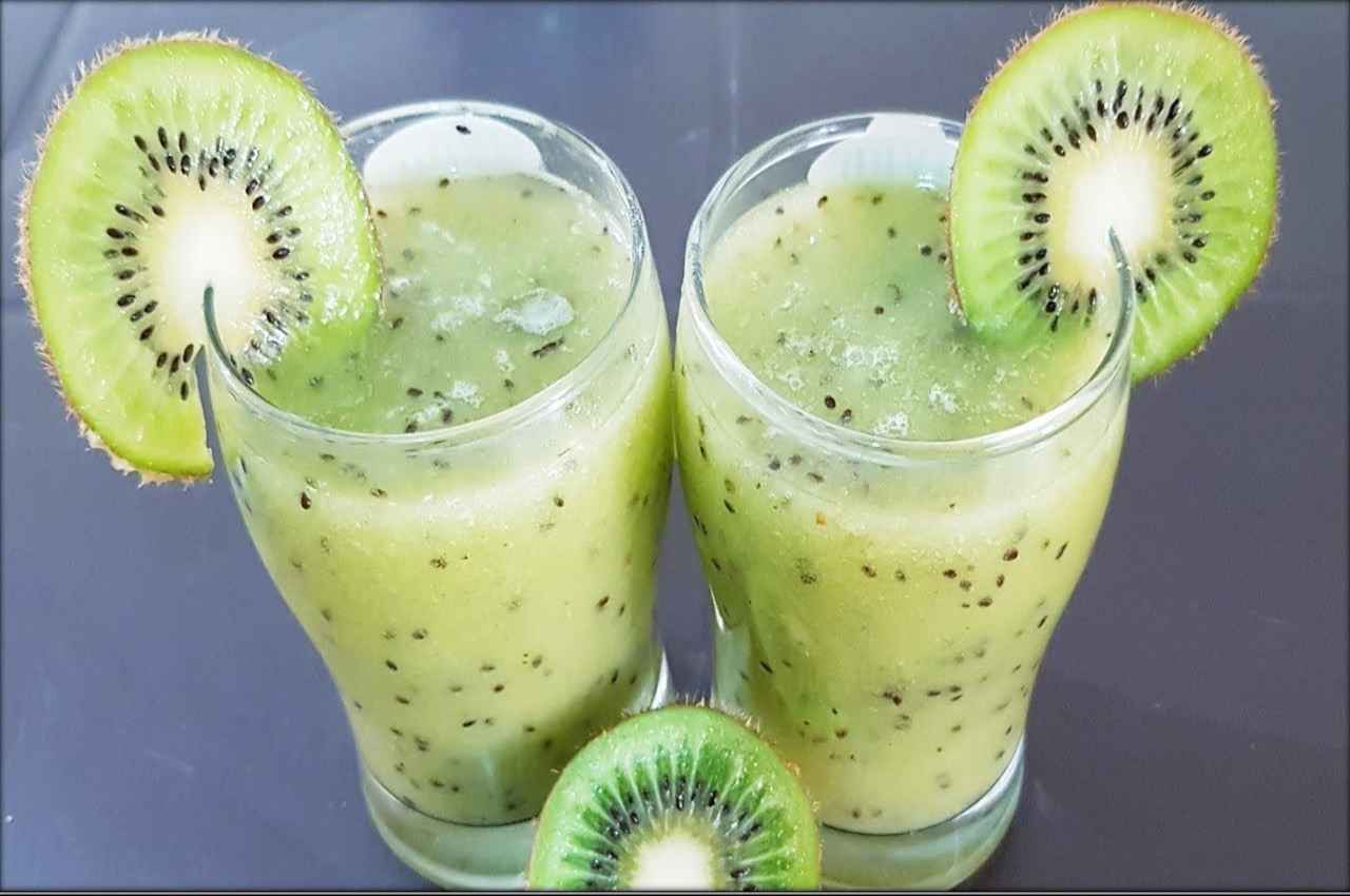 Kiwi Juice Health Benefits: हार्ट और डाइजेशन को हेल्दी बनाए रखने के लिए रोजाना पीएं 1 गिलास कीवी जूस