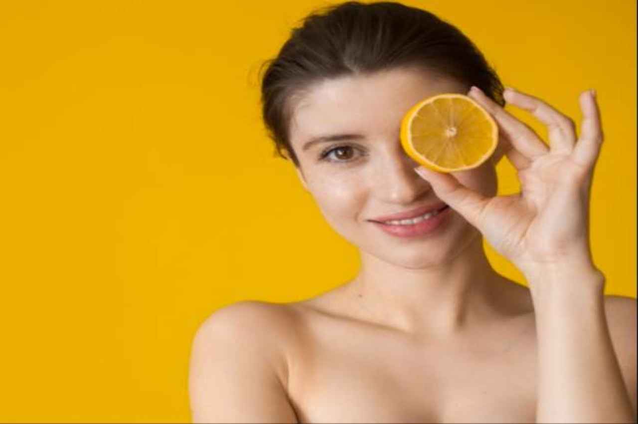 Karwa Chauth 2022 Glowing Skin: करवाचौथ पर दिखेंगी सबसे खूबसूरत, बस नींबू और नमक को ऐसे करें इस्तेमाल