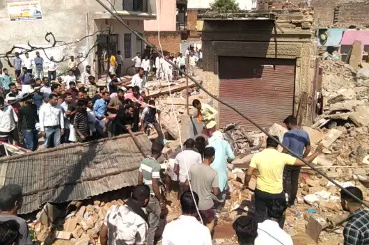 Blast in Morena: मुरैना में पटाखों के गोदाम में ब्लास्ट, चार की मौत, कई घायल