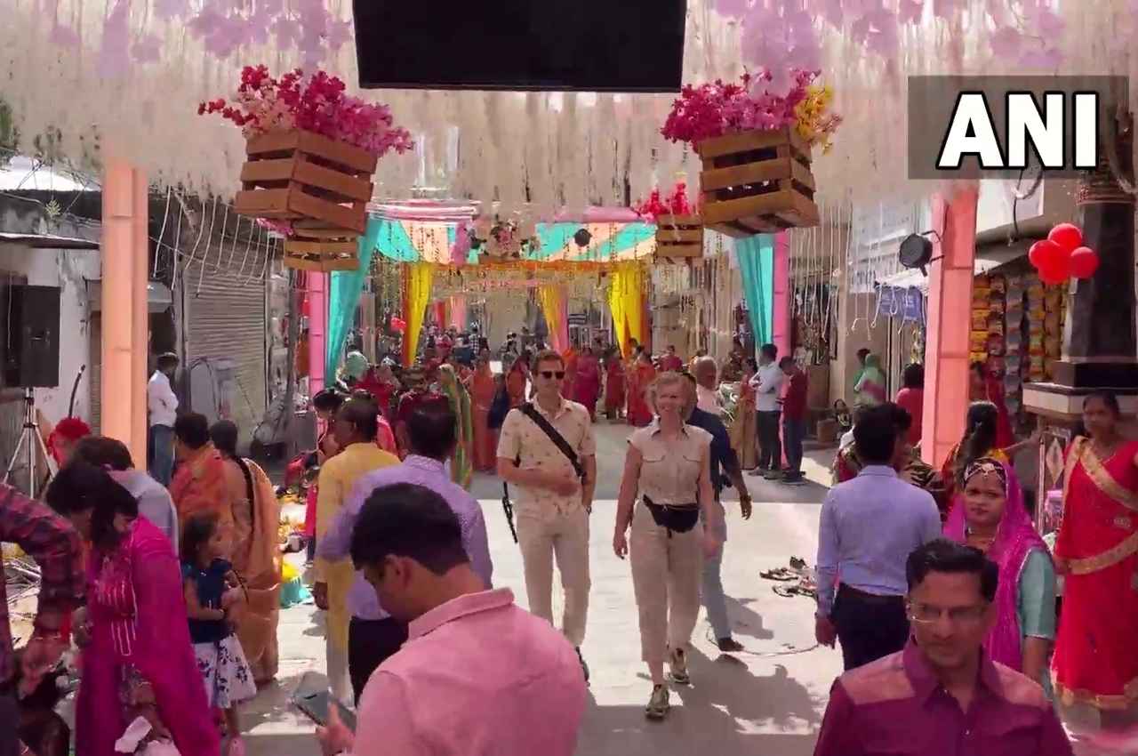 Udaipur News: दिवाली पर महालक्ष्मी मंदिर रौशनी से जगमगाया, दर्शनों के लिए लगा भक्तों का तांता