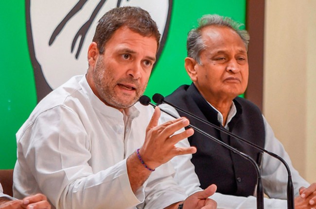 Rahul Gandhi praises Ashok Gehlot's work