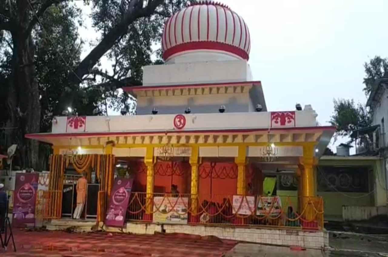 MP News: उज्जैन की तरह यहां भी सजा शिव का दरबार, 21 देवालयों में साज-सज्जा के साथ मनाया गया दीपोत्सव