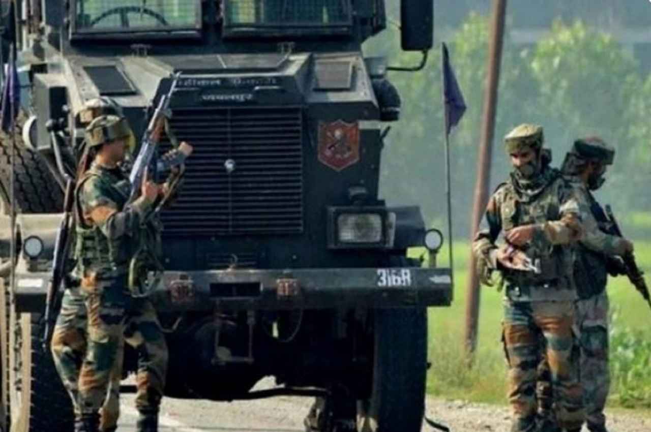 Shopian Encounter: शोपियां में दो जगहों पर एनकाउंटर, सुरक्षाबलों ने चार आतंकियों को किया ढेर