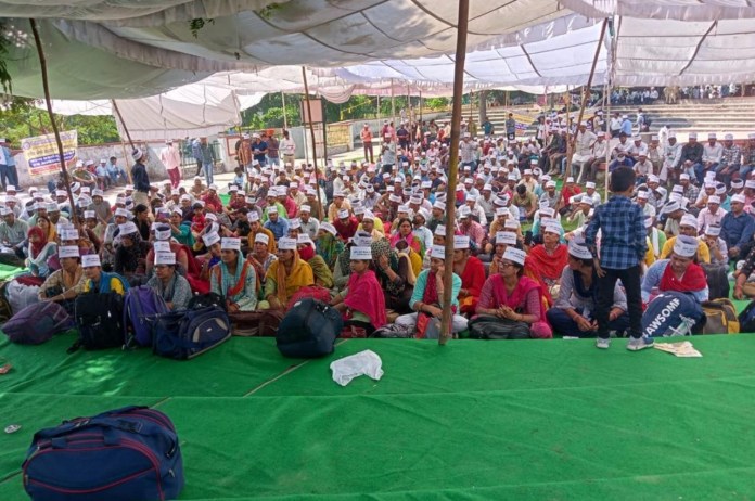 Third class teachers' movement started at Shaheed Memorial in Jaipur