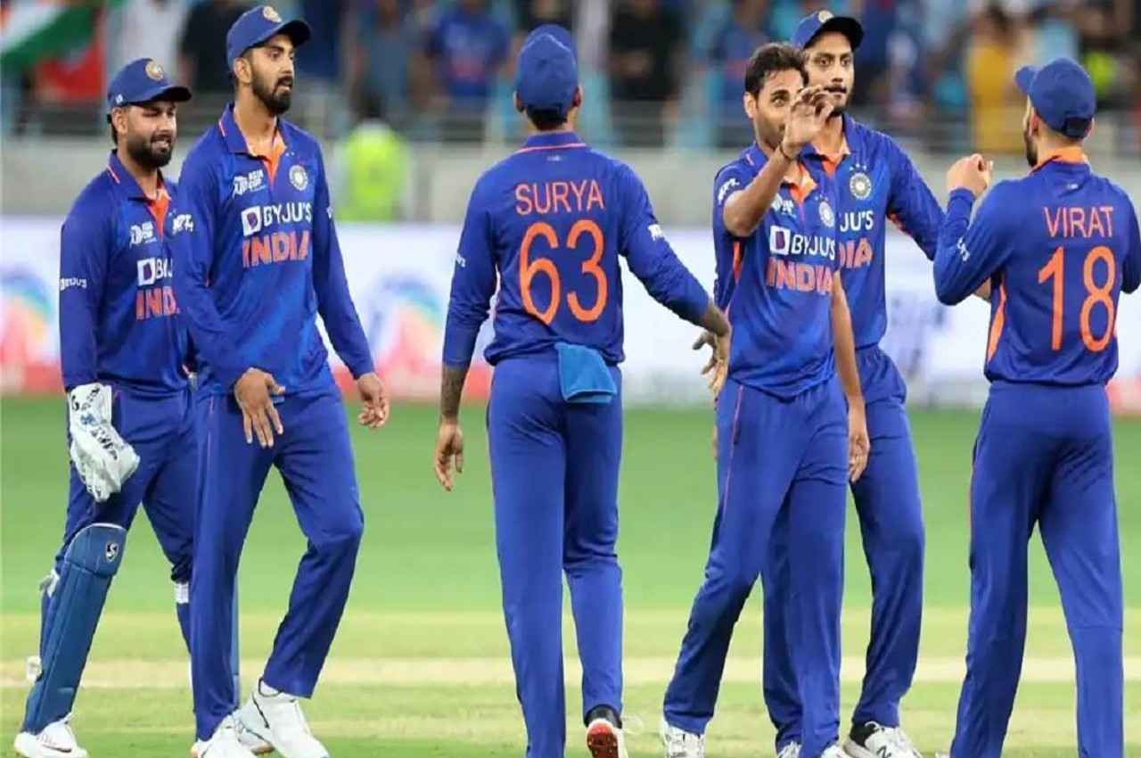 IND vs PAK: इन 11 खिलाड़ियों के साथ मैदान पर उतर सकते हैं रोहित शर्मा, देखें टीम इंडिया की प्लेइंग 11