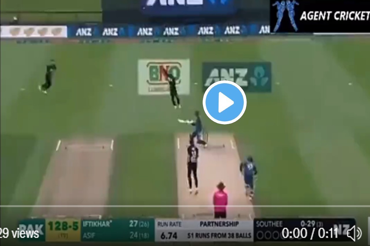 NZ vs PAK Tim Southee caught out Iftikhar playing Ahmed AB de Villiers shot