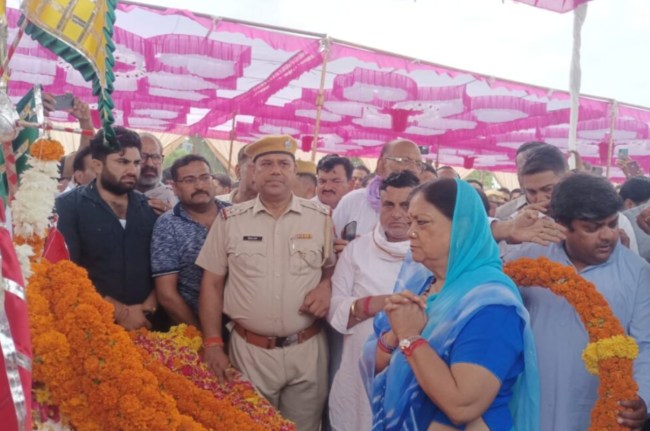 Vasundhara Raje pays tribute to Bhanwarlal Sharma