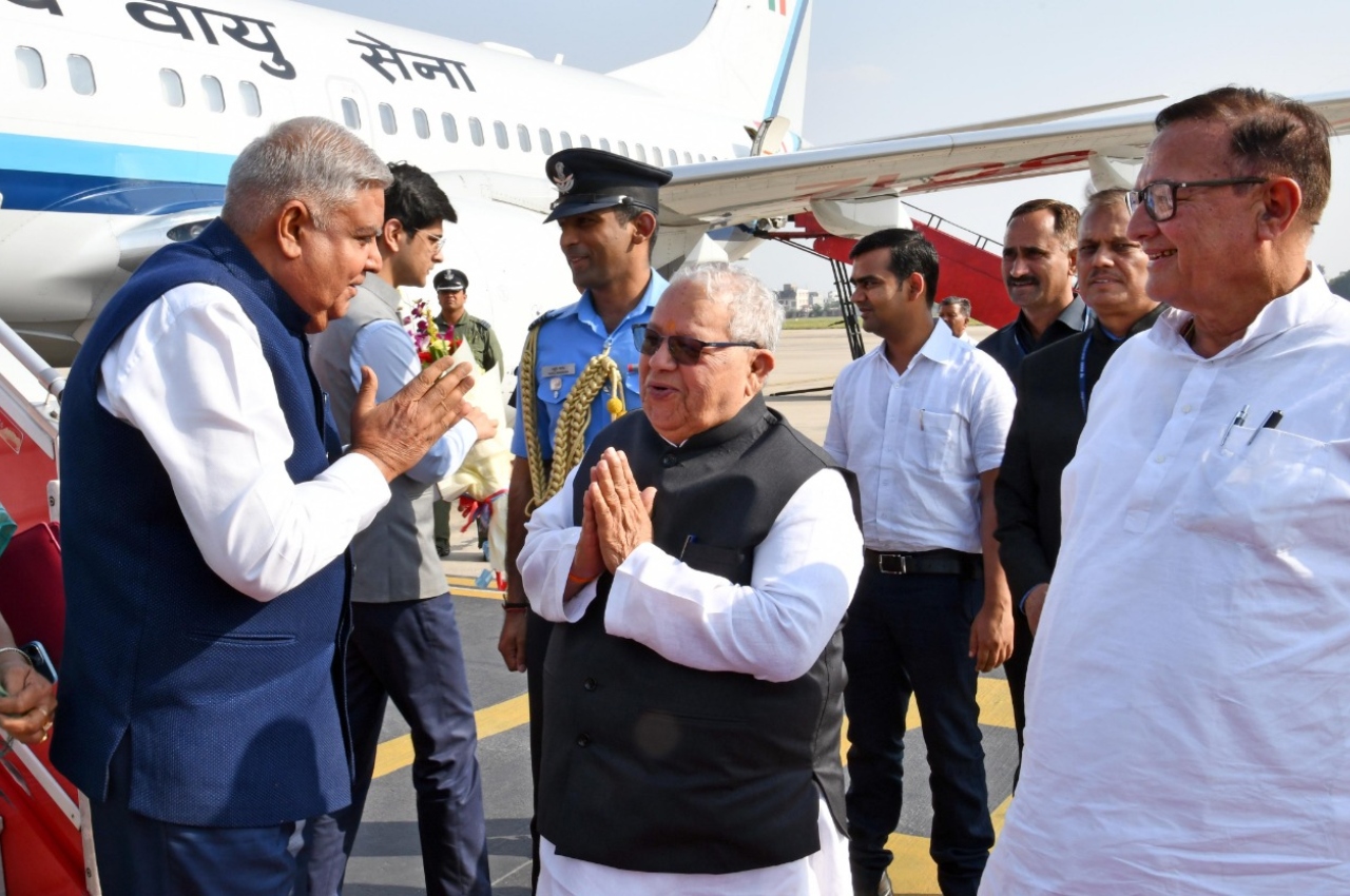 Vice President Jagdeep Dhankhar reached Jaipur, welcomed by Governor Kalraj Mishra