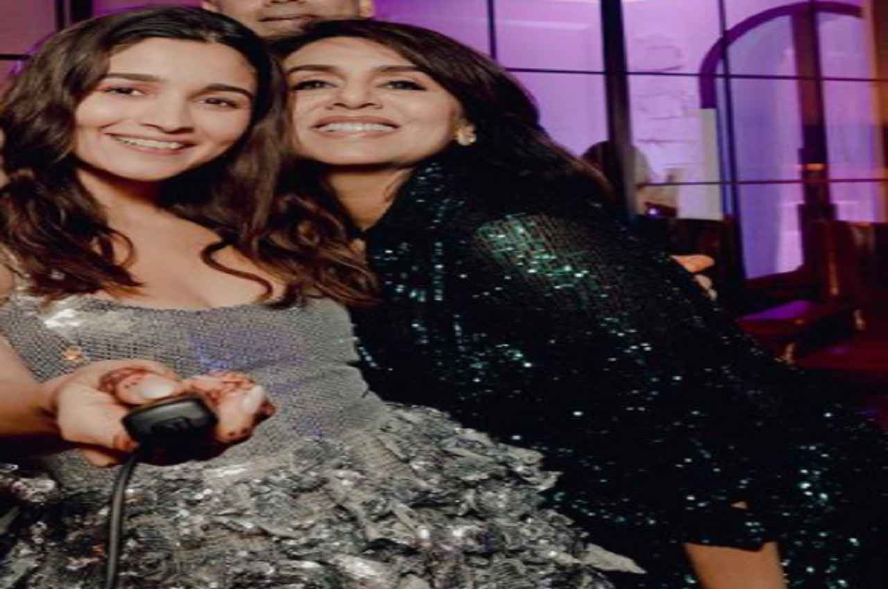 Neetu Kapoor ने बहू आलिया भट्ट को पहले करवाचौथ पर यूं दिया आशीर्वाद, देखें