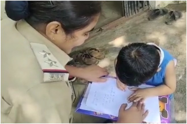 madhya pradesh 2 year old child complaint in police station