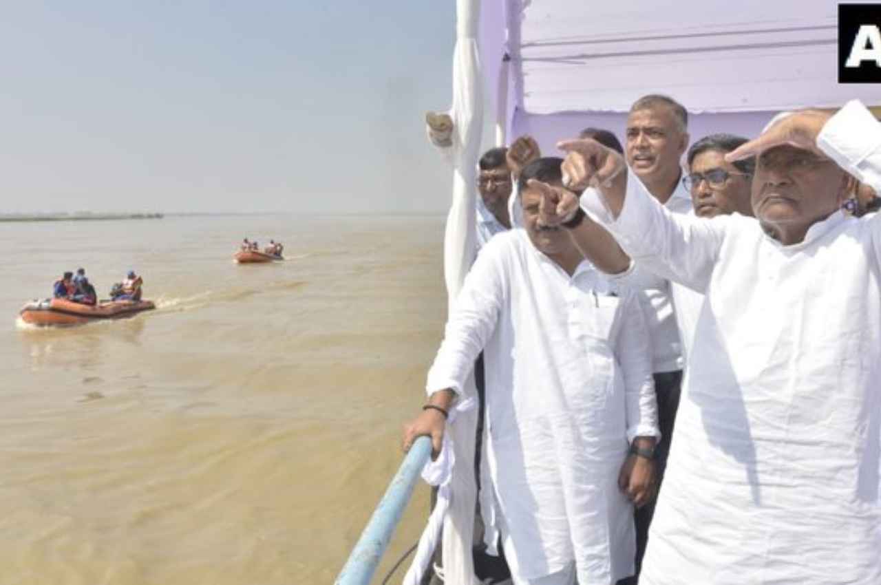 Bihar:  बाल-बाल बचे नीतीश कुमार, गंगा में स्टीमर हुआ दुर्घटनाग्रस्त