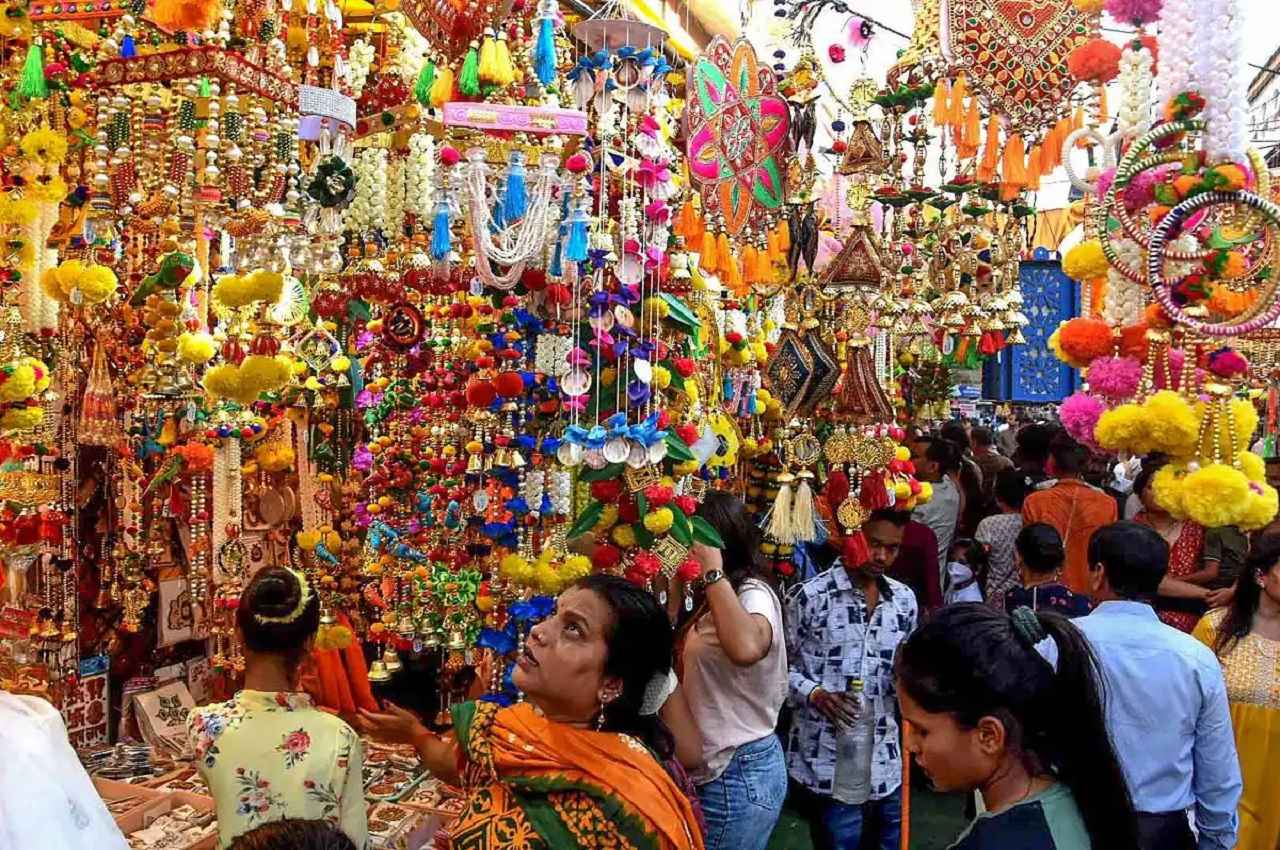 Diwali 2022: अर्थव्यवस्था के लिए जरूरी थी ऐसी दीवाली, खूब हुआ कारोबार, सोने की बिक्री में हुई इतनी बढ़ोतरी