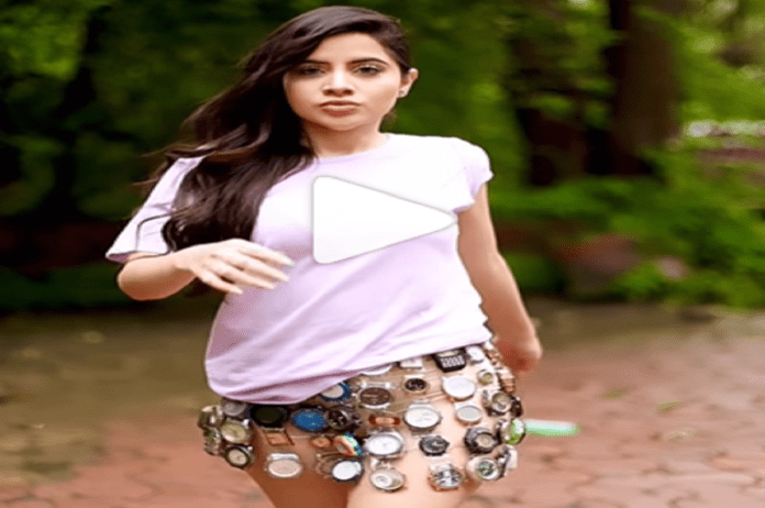 Urfi Javed Viral Video: उर्फी जावेद ने कलाई घड़ी को बनाया स्कर्ट, फैशन देख नेटिजेंस दंग