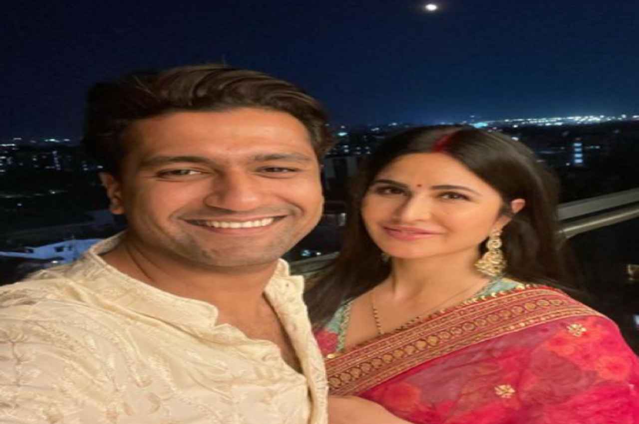अपने पहले करवाचौथ पर रेडियंट दिखीं Katrina Kaif, परिवार के साथ यूं मनाया त्योहार