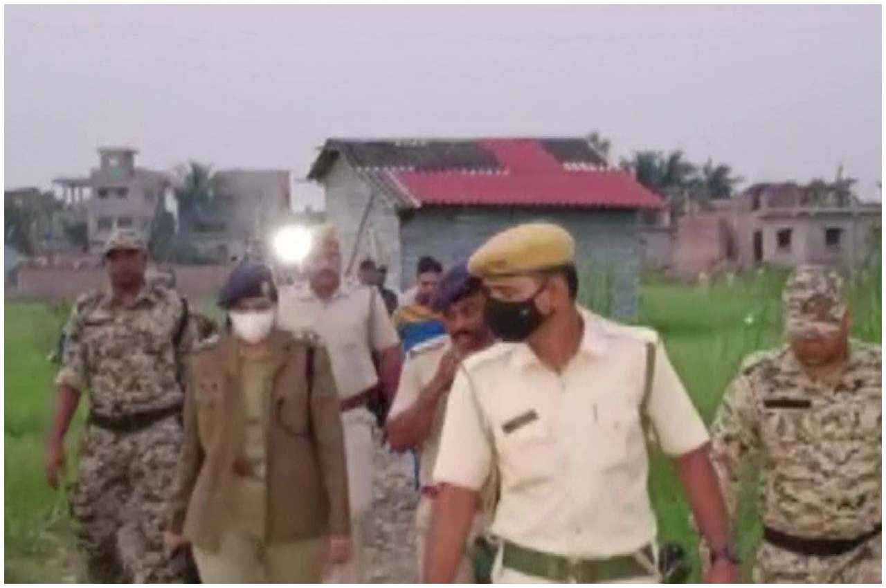 West Bengal: बदमाशों ने फेंके देसी बम, 5 बच्चे घायल