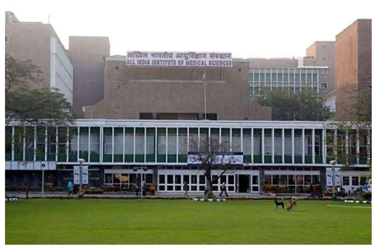 दिल्ली के एम्स में 9 घंटे से सर्वर हैक, जानें इससे क्या असर पड़ेगा