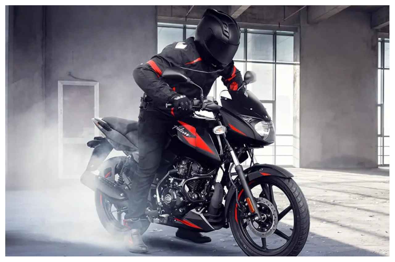 धूम मचाने आ गई Pulsar 125 की Carbon Fibre edition, जानें कीमत, फीचर्स और स्पीड