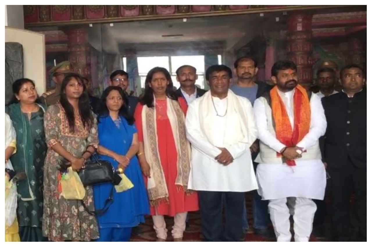 मॉरीशस के राष्ट्रपति पृथ्वीराज सिंह रूपन पहुंचे राममंदिर, खुद को बताया भाग्यशाली
