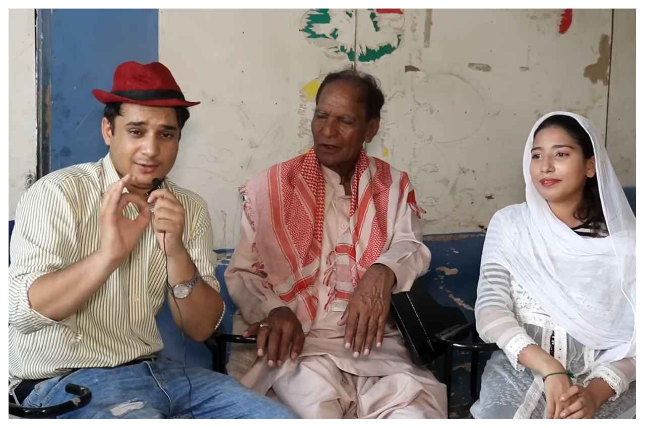 Video: 70 साल के बुजुर्ग का 19 साल की लड़की पर आया दिल, फिर क्या हुआ, देखें वीडियो