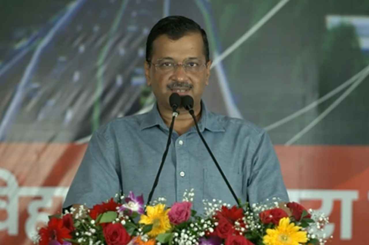 Gujarat Elections 2022: अरविंद केजरीवाल ने फिर की भविष्यवाणी, बोले- सूरत में AAP को 7-8 सीटें मिलेंगी