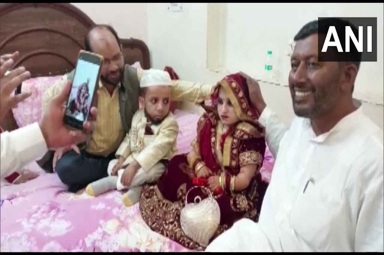 रब ने बना दी जोड़ीः 3 फीट की बेगम बुशरा को देखते ही रह गए ढाई फुटिया अजीम मंसूरी, देखें निकाह के Photos