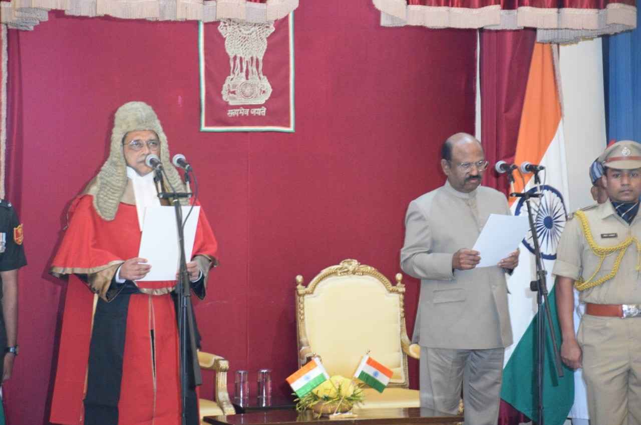 सीवी आनंद बोस ने पश्चिम बंगाल के राज्यपाल के पद की शपथ ली, CM ममता बनर्जी भी मौजूद रहीं