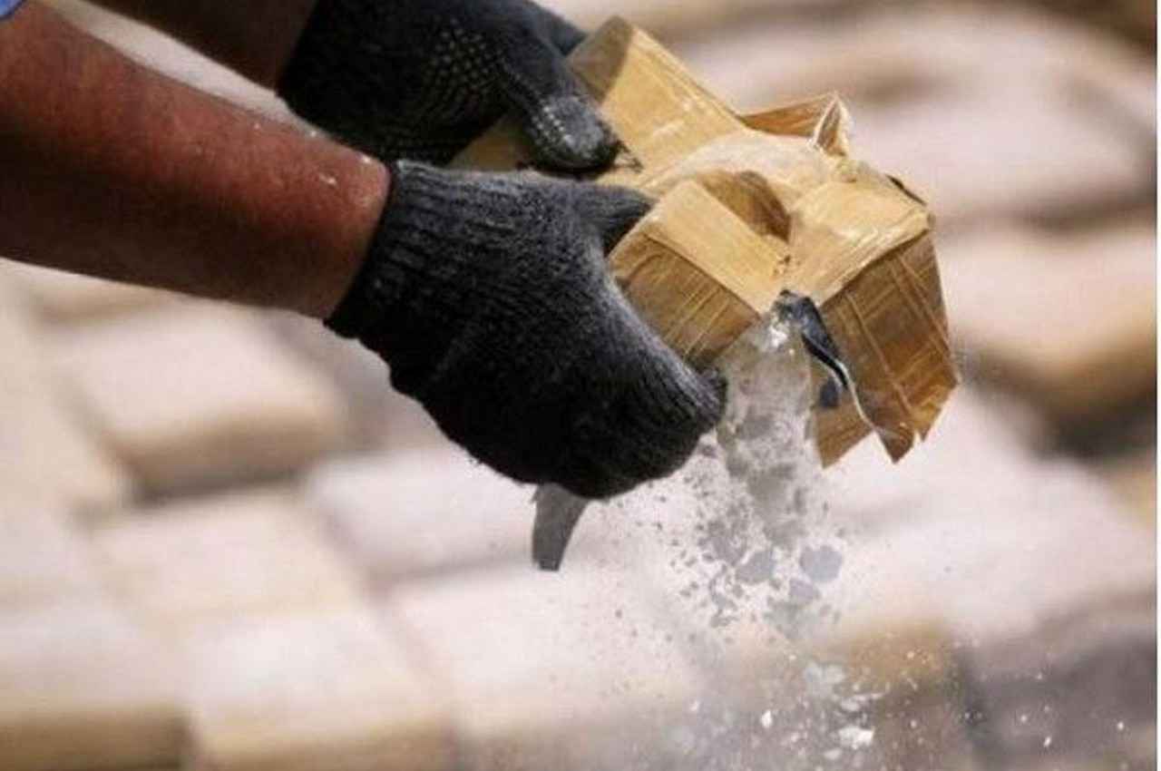 Mumbai News: DRI ने मुंबई एयरपोर्ट से बरामद की 40 करोड़ रुपये की हेरोइन, दो विदेशी नागरिक गिरफ्तार