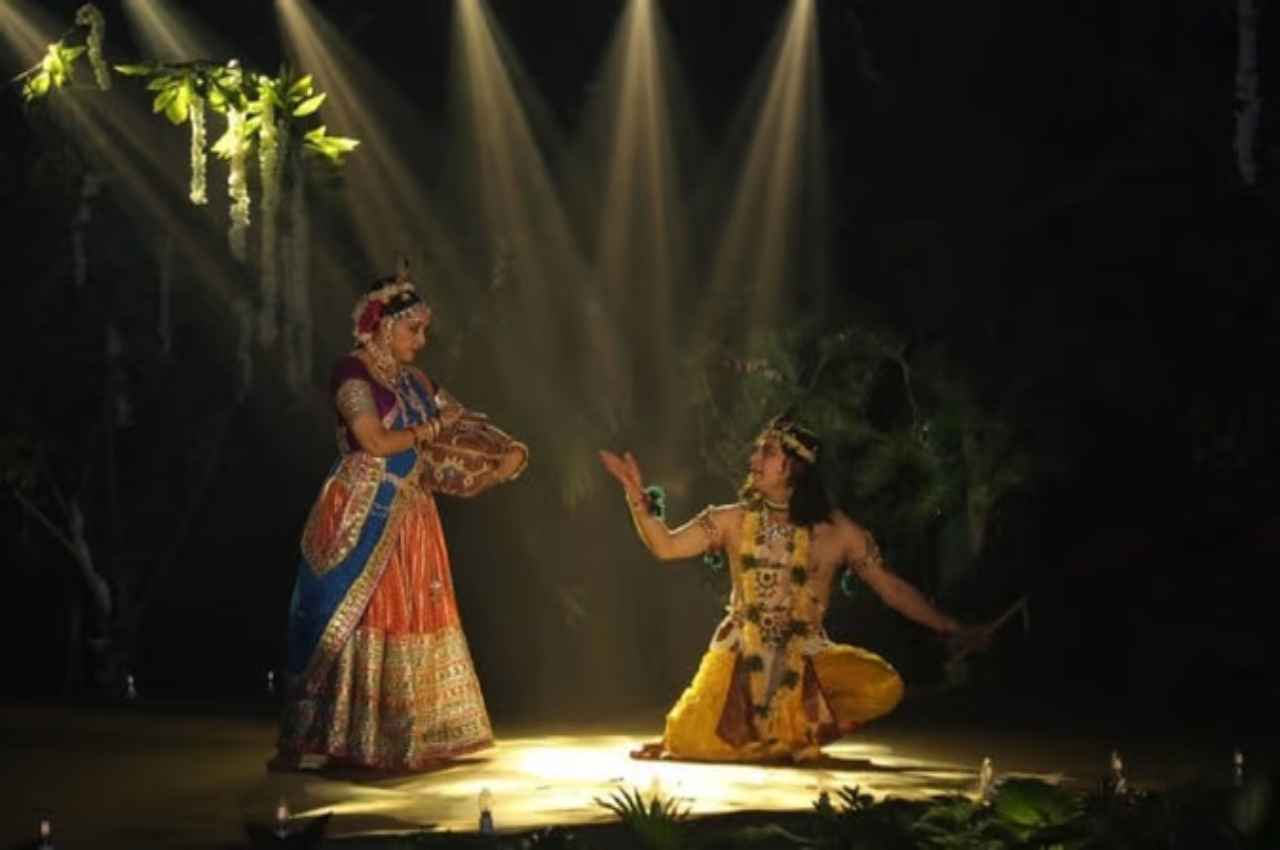सांसद हेमा मालिनी की 'महारास प्रस्तुति' को देख मथुरा में जीवंत हुआ द्वापर काल, देखें Video