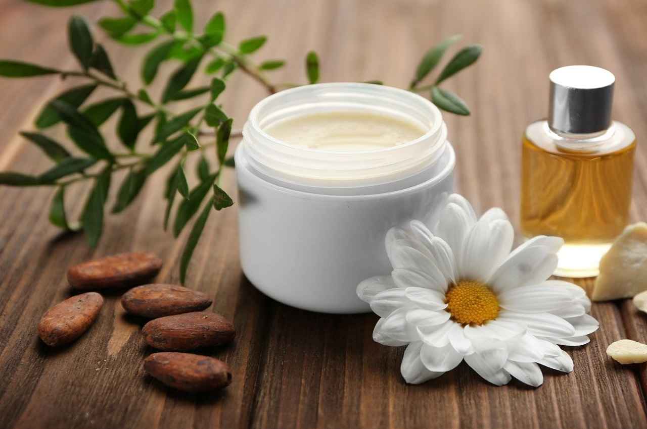 How To Make Body Lotion at Home:  घर पर बने बॉडी लोशन से विंटर ड्राई स्किन से पाएं छुटकारा, ये रही बनाने की विधि