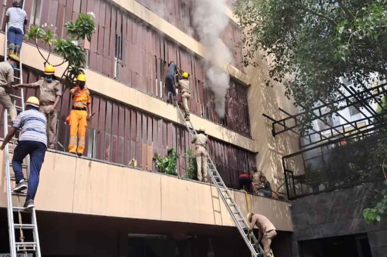 Hotel Levana Fire Case: 9 दिसंबर को जमींदोज होगा चार लोगों की जान लेने वाला होटल! चलेगा योगी का बुल्डोजर