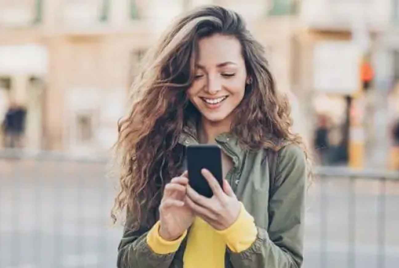 Best Recharge Plan: सिर्फ 395 रुपये में पाएं 84 दिन तक अनलिमिटेड कॉलिंग, डाटा समेत कई बेनिफिट्स, जानें पूरी जानकारी