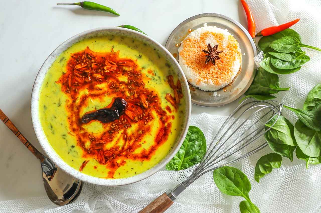 Lehsun Kadhi: पेट के लिए फायदेमंद होती है स्वादिष्ट लहसुन की कढ़ी, आज ही करें ट्राई