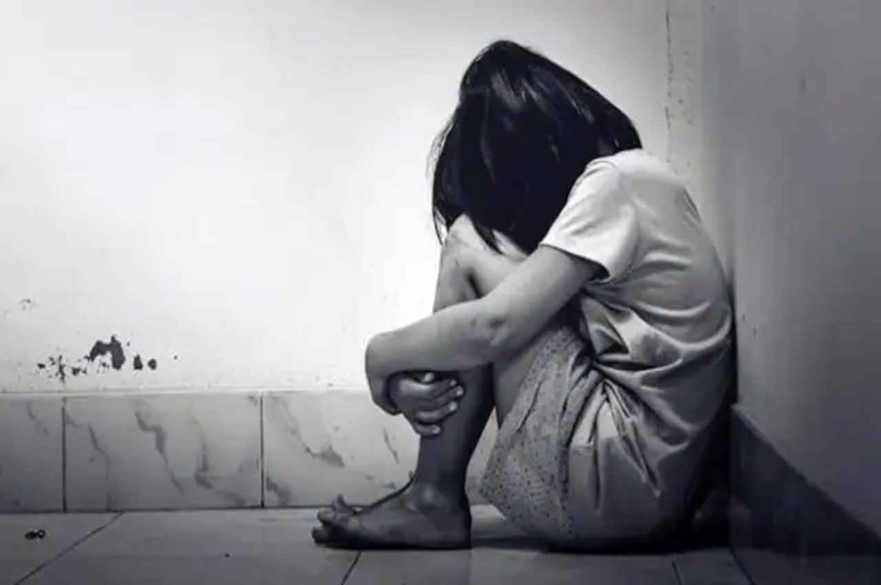 एक्सट्रा क्लासेज के बहाने प्रिंसिपल ने किशोरी के साथ किया ये घिनोना काम, दो महीने बाद ऐसे सामने आई हकीकत