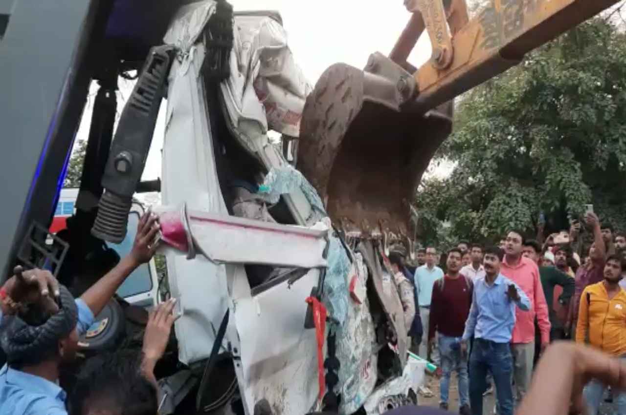 Narmadapuram Road Accident