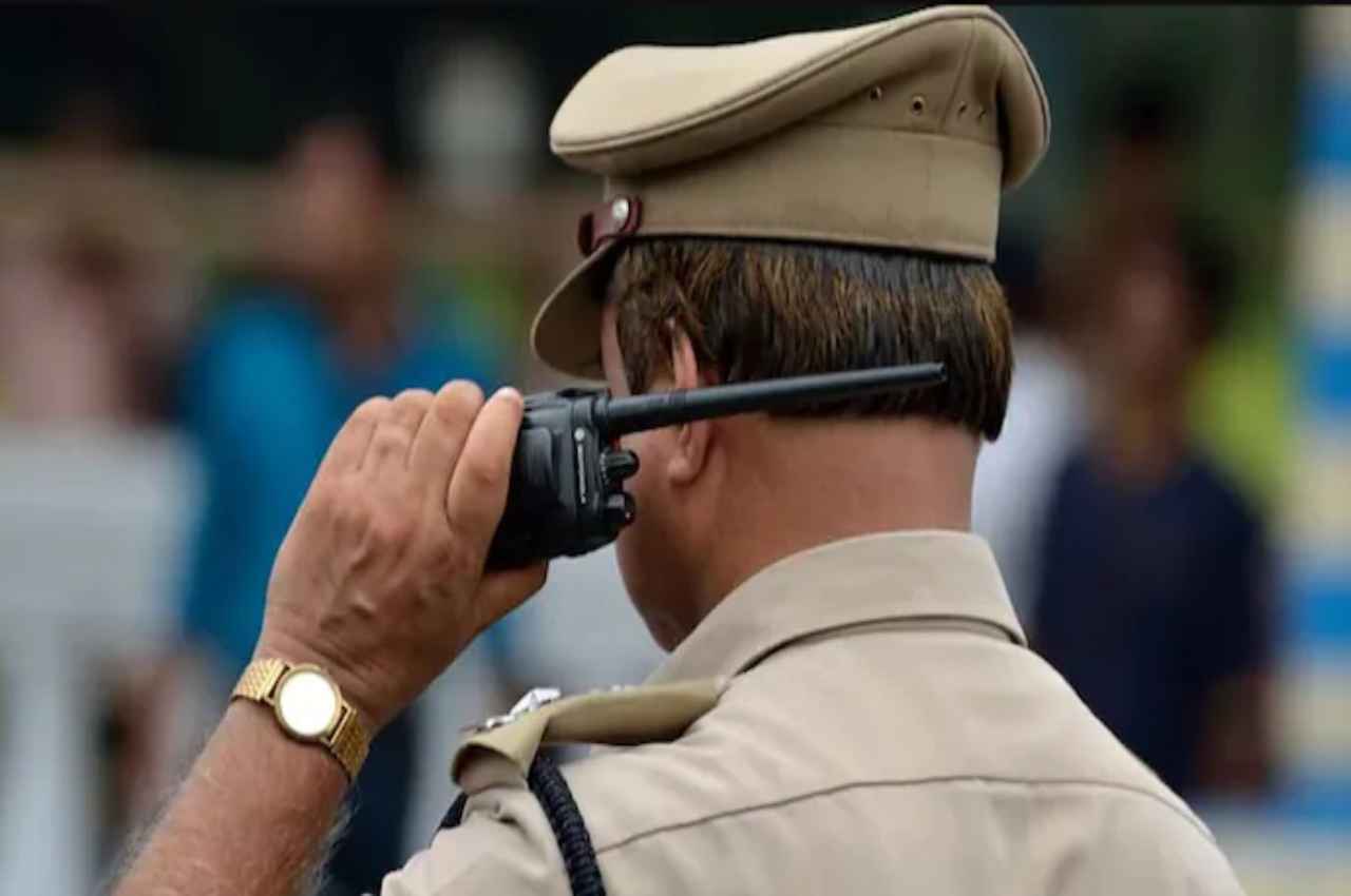 Noida Police (1) Noida Police (1)