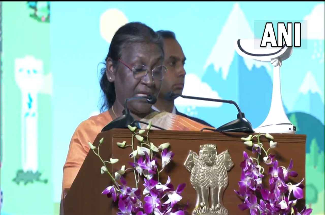 President in Noida: राष्ट्रपति मुर्मू ने कहा- भविष्य को देखते हुए वाटर गवर्नेंस सिस्टम की जरूरत