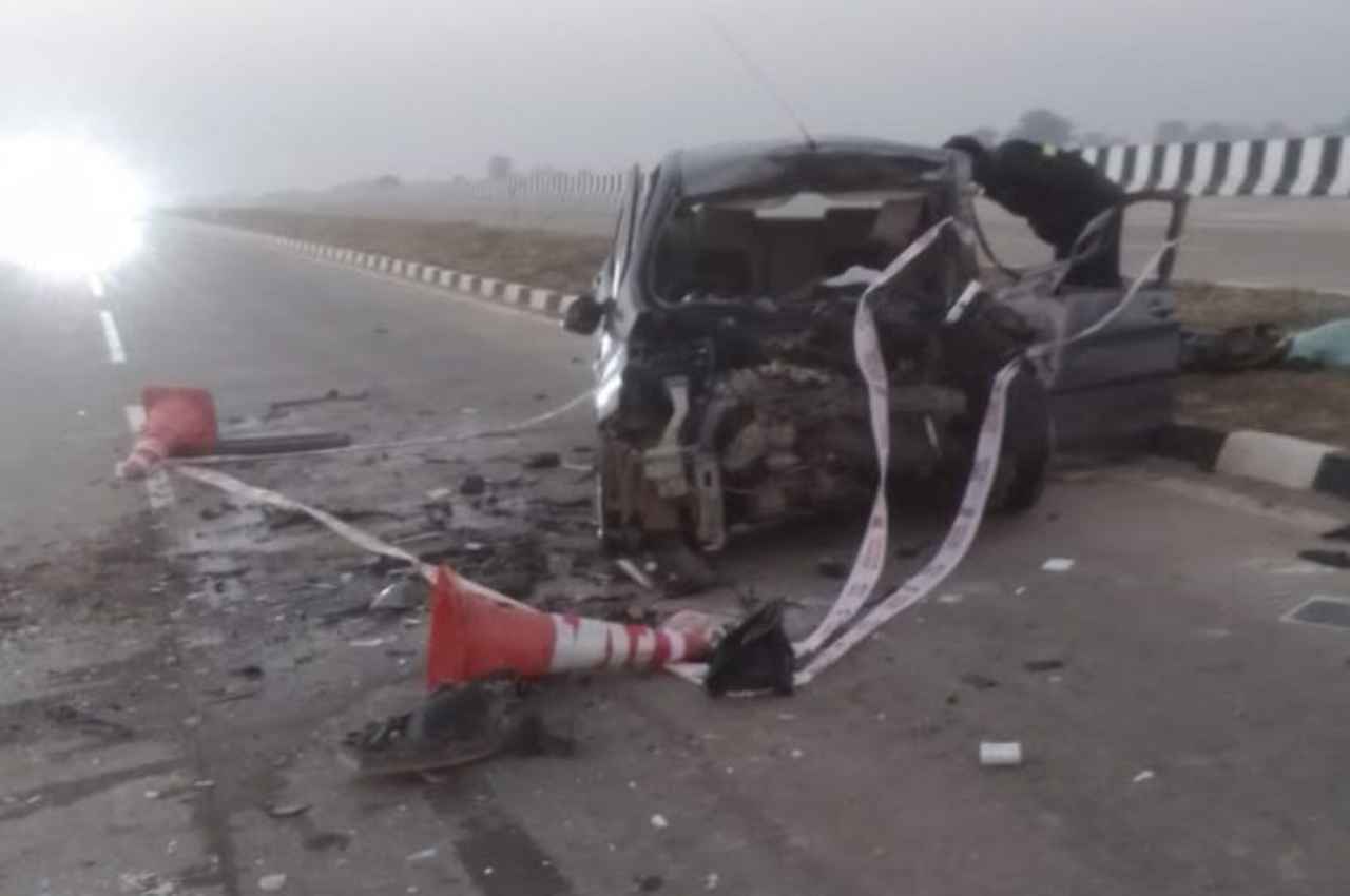 Raipur Road Accident: ट्रक की टक्कर से आरक्षक दंपति की मौत, बच्चों के सिर से उठा माता-पिता का साया