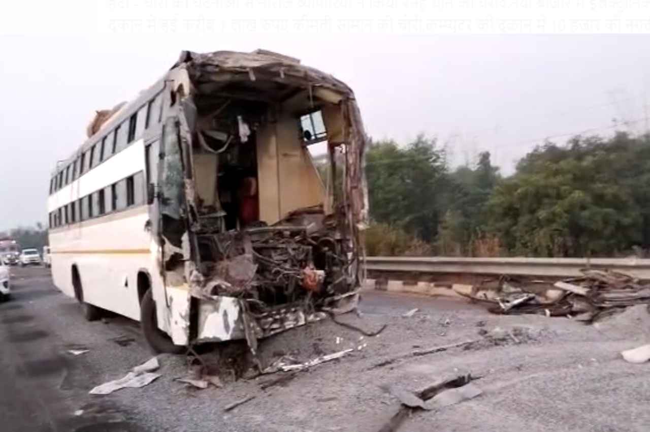 MP Road Accident: अनूपपुर से प्रयागराज जा रही 40 यात्रियों से भरी बस की ट्रक से जोरदार भिड़ंत, 2 की मौत, 25 घायल