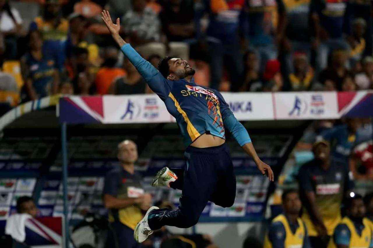 SL vs AFG 2nd ODI dhananjaya de silva catch