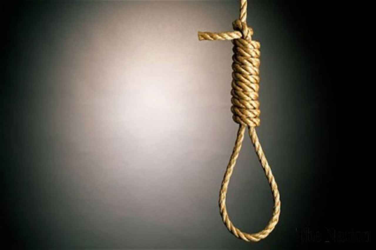Suicide damoh