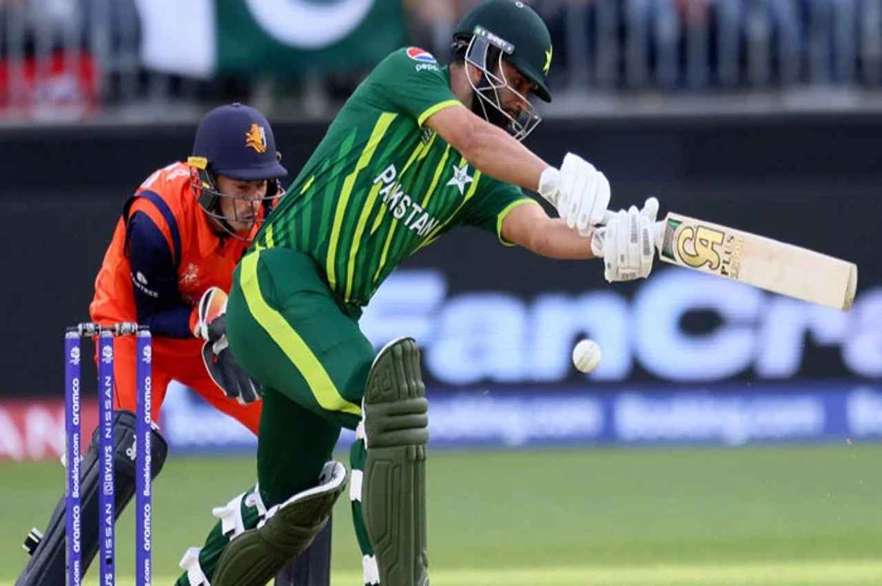 PAK vs SA: मैच से पहले पाकिस्तान को बहुत बड़ा झटका, नहीं खेलेगा ये दिग्गज, जानें वजह