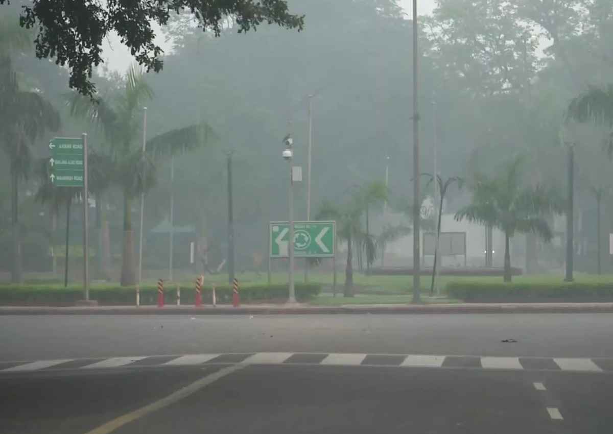 Air Pollution: दिल्ली की एयर क्वालिटी में और सुधार होगा, कल से फिर खोले जाएंगे प्राइमरी स्कूल