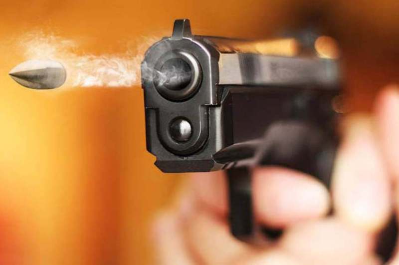 Delhi Crime, woman suffers miscarriage, Delhi woman shot