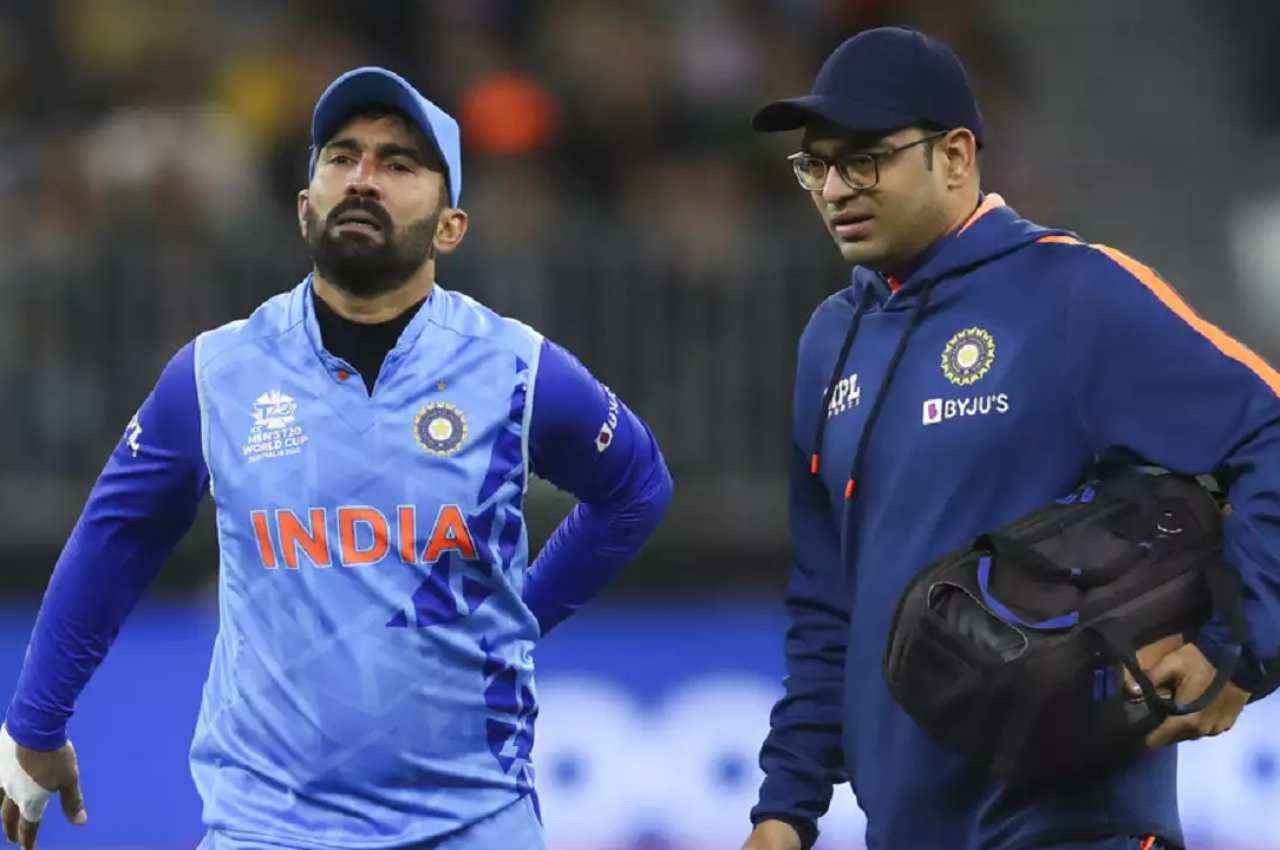 IND vs ENG: अंग्रेजों के खिलाफ कार्तिक को बिठा देना? पूर्व कोच ने चुन ली सेमीफाइनल की टीम