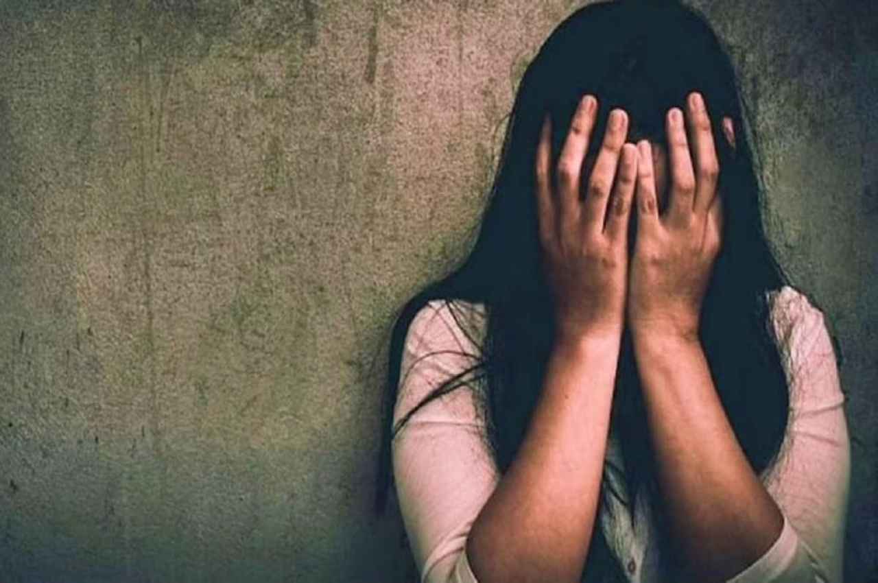 UP News: Wife's clothes torn after 4 months of love marriage in Bareilly, made video UP News: Wife's clothes torn after 4 months of love marriage in Bareilly, made video