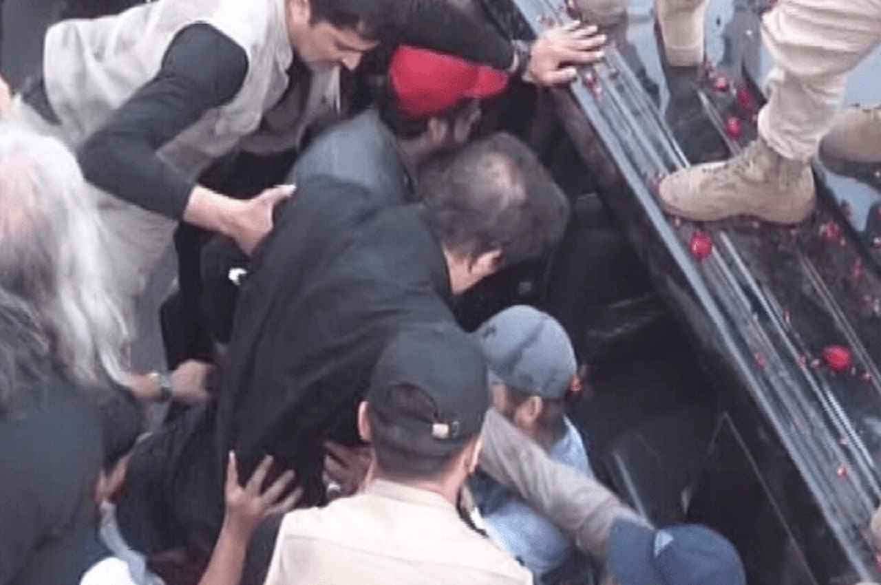 Imran khan Shot: हमलावर AK-47 लेकर आ गया सामने, 3-4 बार मारी गोली...पढ़ें- इमरान के साथी ने क्या बताया