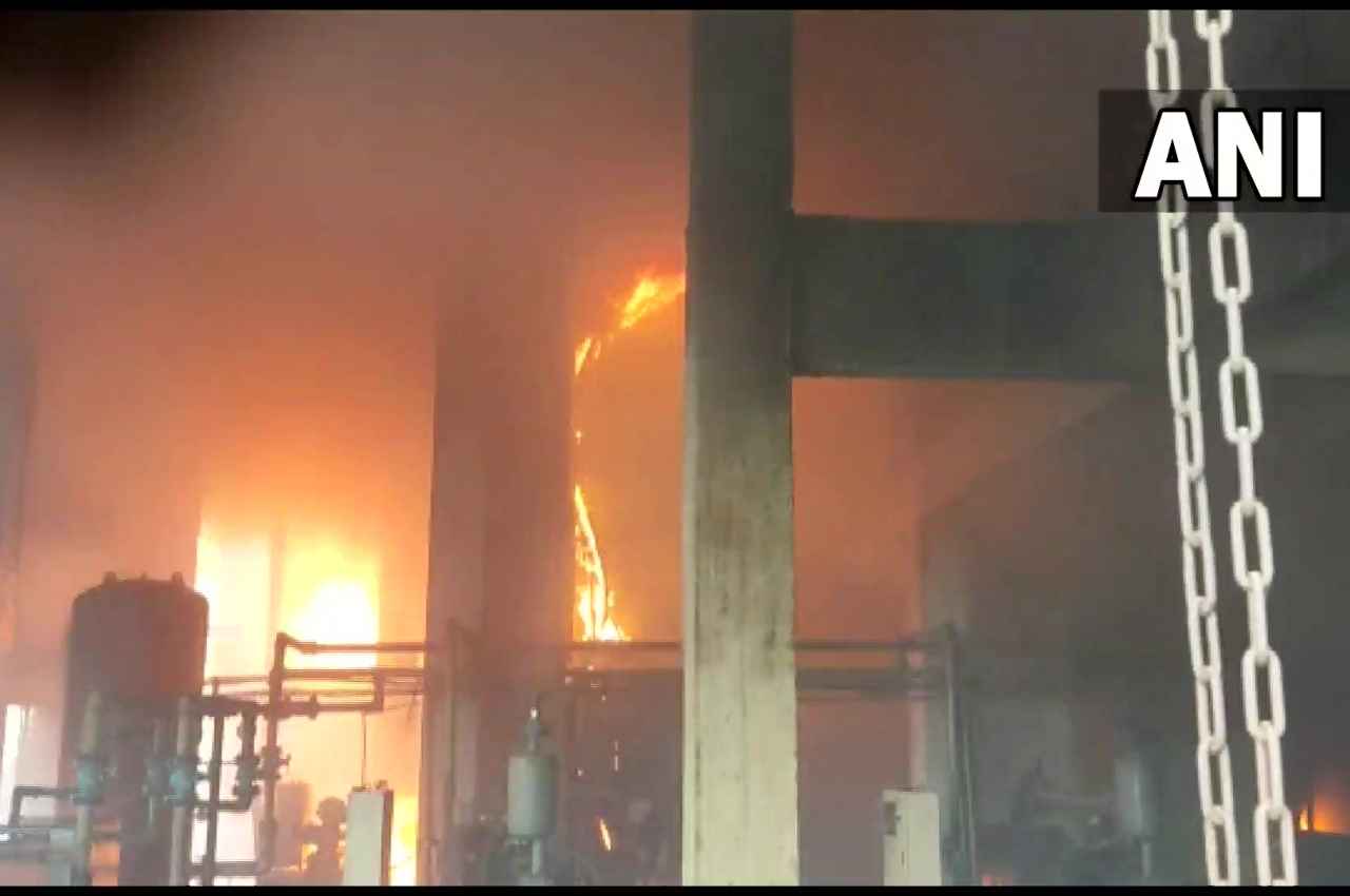 Meerut: चीनी मिल में लगी भीषण आग, एक जने की मौत