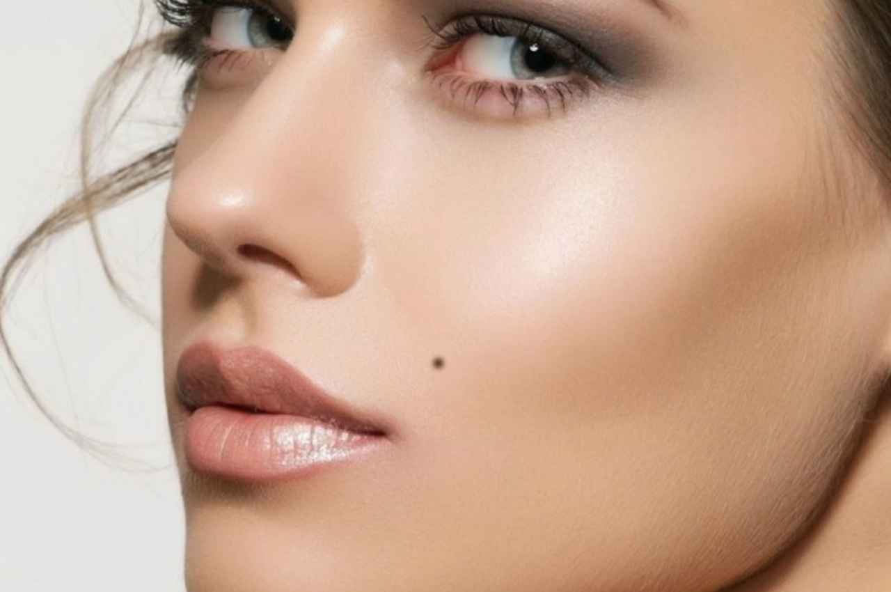 Mole on Face: जानिए लड़के-लड़कियों के ललाट और होंठ का तिल क्या बताता है