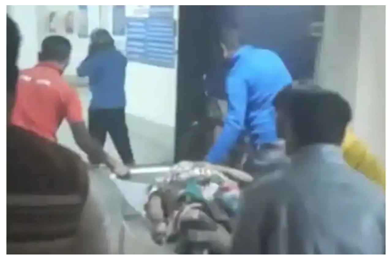 Asansol Stampede: बंगाल में कंबल वितरण समारोह में भगदड़, 3 की मौत